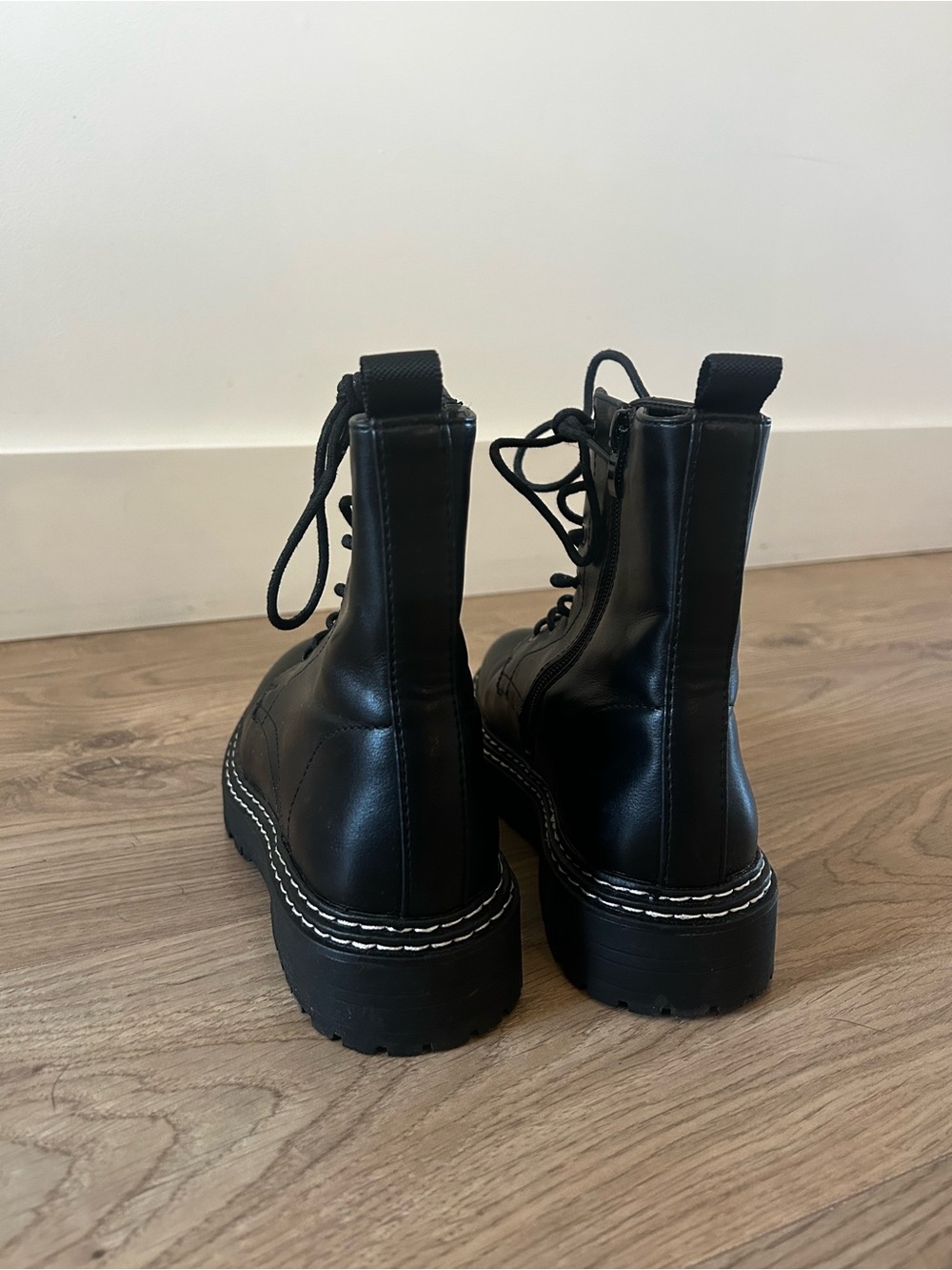Steve Madden Black Lace-Up platform Chunky Combat Boots with Side Zipper - Picture 3 of 3